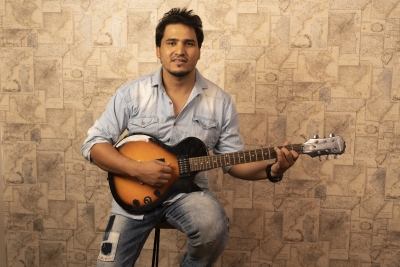 Dev Negi on singing for Varun Dhawan | Dev Negi on singing for Varun Dhawan