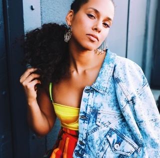 Alicia Keys to release 'Girl on Fire' graphic novel | Alicia Keys to release 'Girl on Fire' graphic novel