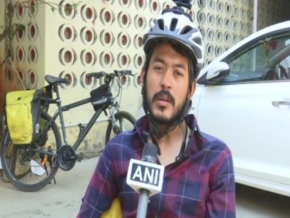 Manipur cyclist sets out on campaign to raise funds to feed the hungry | Manipur cyclist sets out on campaign to raise funds to feed the hungry
