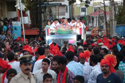 Campaigning for crucial Karnataka bypolls ends | Campaigning for crucial Karnataka bypolls ends