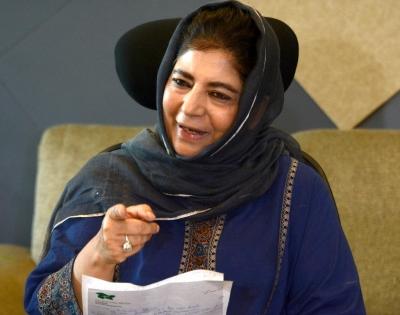 Mehbooba Mufti vacates official residence in Srinagar | Mehbooba Mufti vacates official residence in Srinagar