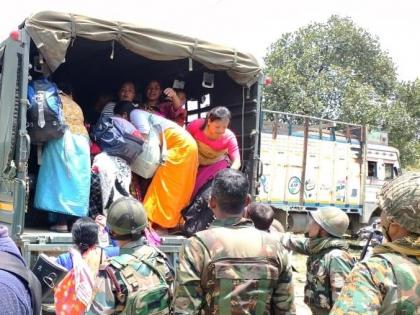 Manipur: Army apprehends 22 miscreants, foils arson bid | Manipur: Army apprehends 22 miscreants, foils arson bid