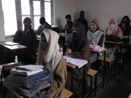 Army provides free tuition classes for poor students in J-K's Baramulla | Army provides free tuition classes for poor students in J-K's Baramulla