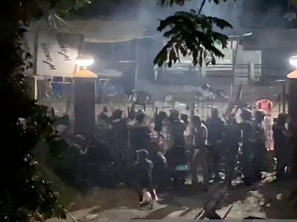 Mob attacks Meghalaya CM Sangma’s office, five security personnel injured, curfew imposed | Mob attacks Meghalaya CM Sangma’s office, five security personnel injured, curfew imposed Mob attacks Meghalaya CM Sangma’s office, five security personnel injured, curfew imposed | Mob attacks Meghalaya CM Sangma’s office, five security personnel injured, curfew imposed