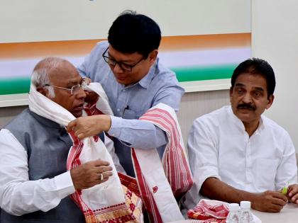 Kharge calls upon Assam Cong leaders to expose BJP's 'misgovernance' | Kharge calls upon Assam Cong leaders to expose BJP's 'misgovernance' Kharge calls upon Assam Cong leaders to expose BJP's 'misgovernance' | Kharge calls upon Assam Cong leaders to expose BJP's 'misgovernance'