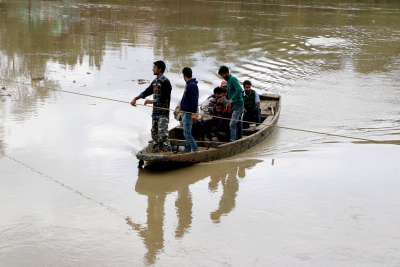 Flood alert sounded along banks of Bhavani river | Flood alert sounded along banks of Bhavani river