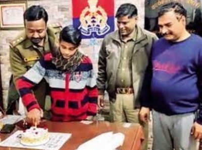 UP Police station 'adopts' teen | UP Police station 'adopts' teen