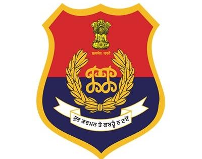 Punjab Police bust Pak-sponsored arms smuggling racket | Punjab Police bust Pak-sponsored arms smuggling racket