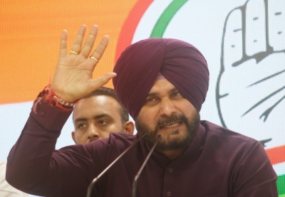 Sidhu apologises for wearing shawl with Sikh religious symbols | Sidhu apologises for wearing shawl with Sikh religious symbols Sidhu apologises for wearing shawl with Sikh religious symbols | Sidhu apologises for wearing shawl with Sikh religious symbols
