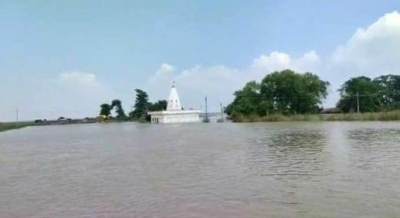 Bihar flood: Trains services stopped between Narkatiaganj-Sugauli | Bihar flood: Trains services stopped between Narkatiaganj-Sugauli