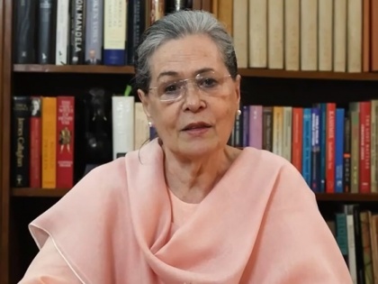 Sonia thanks K'taka for historic mandate, says politics of divisiveness rejected | Sonia thanks K'taka for historic mandate, says politics of divisiveness rejected