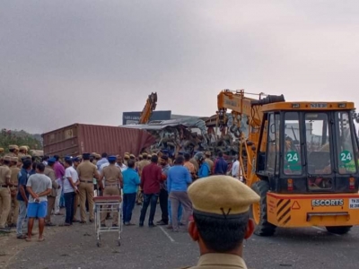 Kerala ministers reach accident site in Tamil Nadu | Kerala ministers reach accident site in Tamil Nadu Kerala ministers reach accident site in Tamil Nadu | Kerala ministers reach accident site in Tamil Nadu