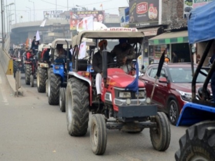 15,000 farmers begin 3-day Nashik-Mumbai vehicle march to support protests | 15,000 farmers begin 3-day Nashik-Mumbai vehicle march to support protests