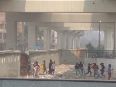 Shia Cleric alleges Delhi clashes orchestrated by RSS | Shia Cleric alleges Delhi clashes orchestrated by RSS Shia Cleric alleges Delhi clashes orchestrated by RSS | Shia Cleric alleges Delhi clashes orchestrated by RSS