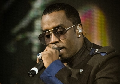 Diddy pays Sting $5,000 per day for sampling latter's song | Diddy pays Sting $5,000 per day for sampling latter's song