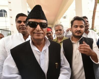 Azam Khan, son acquitted in criminal case | Azam Khan, son acquitted in criminal case Azam Khan, son acquitted in criminal case | Azam Khan, son acquitted in criminal case