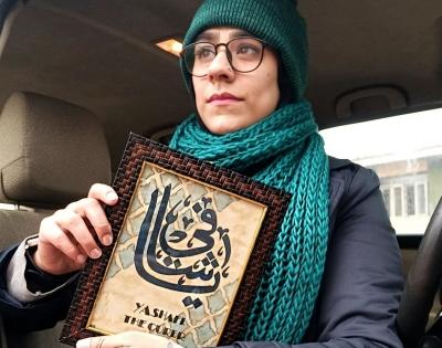 Meet Kashmir's self-taught artist whose Insta page of artworks is a hit | Meet Kashmir's self-taught artist whose Insta page of artworks is a hit Meet Kashmir's self-taught artist whose Insta page of artworks is a hit | Meet Kashmir's self-taught artist whose Insta page of artworks is a hit