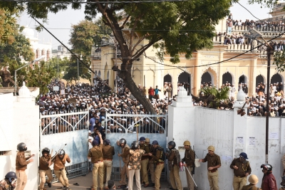 UP put on high alert after trouble in Delhi | UP put on high alert after trouble in Delhi