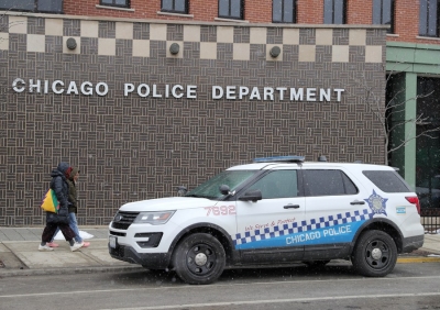 Chicago tightens weekend curfew after teen shot dead | Chicago tightens weekend curfew after teen shot dead