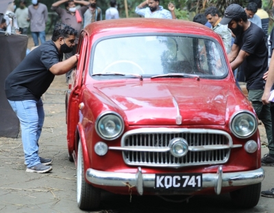 KIchcha Sudeep rolls in customised vehicles for superhero movie 'Vikrant Rona' | KIchcha Sudeep rolls in customised vehicles for superhero movie 'Vikrant Rona'