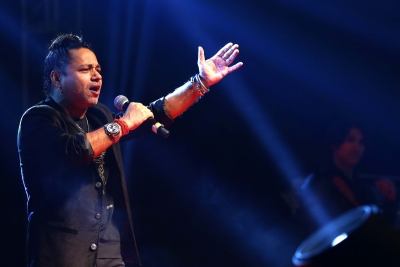 Kailash Kher plans a series of virtual concerts with music artistes | Kailash Kher plans a series of virtual concerts with music artistes