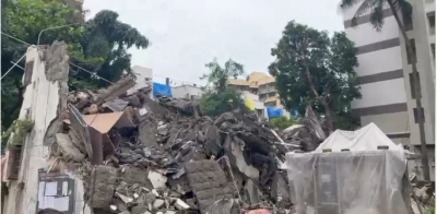 Dilapidated 4-storey building crashes in Mumbai's Borivali suburb | Dilapidated 4-storey building crashes in Mumbai's Borivali suburb