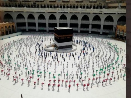 Thousands of vaccinated Muslim pilgrims gather at Mecca to perform Hajj with COVID-19 protocols | Thousands of vaccinated Muslim pilgrims gather at Mecca to perform Hajj with COVID-19 protocols