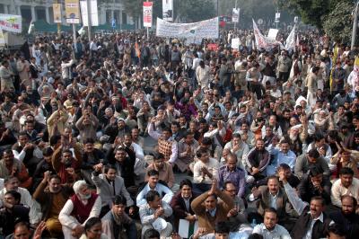 Pakistan: Lawyers hold protest against 27th Constitutional Amendment in Karachi | Pakistan: Lawyers hold protest against 27th Constitutional Amendment in Karachi