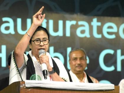 Mamata Banerjee announces fund enhancement for community Puja committees | Mamata Banerjee announces fund enhancement for community Puja committees Mamata Banerjee announces fund enhancement for community Puja committees | Mamata Banerjee announces fund enhancement for community Puja committees