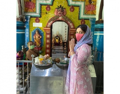 Bhumi goes on temple pilgrimage in her village in Goa | Bhumi goes on temple pilgrimage in her village in Goa