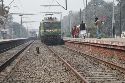 25 trains regulated in NR zone in view of farmers 'rail roko' stir | 25 trains regulated in NR zone in view of farmers 'rail roko' stir