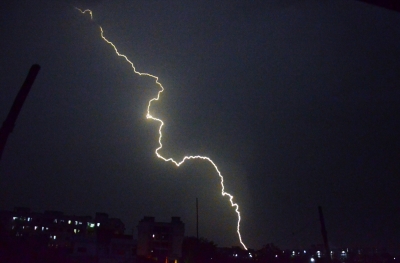 Lightning kills man in TN's Tirunelveli | Lightning kills man in TN's Tirunelveli