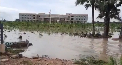 Telangana roads suffer Rs 1,000 crore damages due to floods | Telangana roads suffer Rs 1,000 crore damages due to floods