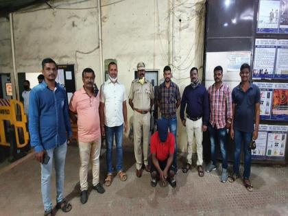 Maharashtra: Nigerian drug peddler held with cocaine worth over Rs 3 lakhs | Maharashtra: Nigerian drug peddler held with cocaine worth over Rs 3 lakhs