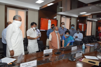 Centre brings mobile App to get veggies to mandis fresher, faster | Centre brings mobile App to get veggies to mandis fresher, faster Centre brings mobile App to get veggies to mandis fresher, faster | Centre brings mobile App to get veggies to mandis fresher, faster