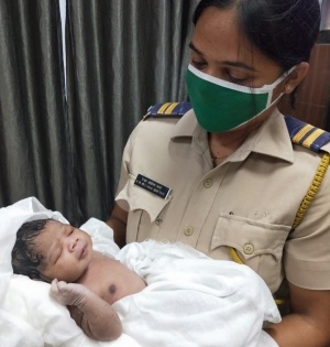 Railway staff help deliver baby girl on I-day | Railway staff help deliver baby girl on I-day
