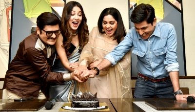 Actors celebrate as 'Bhabiji Ghar Par Hai' accomplishes 2K episodes | Actors celebrate as 'Bhabiji Ghar Par Hai' accomplishes 2K episodes