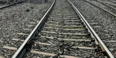 55-car cargo train carrying iron ore derails in California desert | 55-car cargo train carrying iron ore derails in California desert