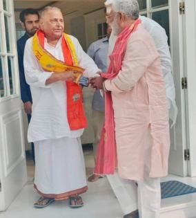 BJP invites Mulayam Singh for Kalyan's 'Tehravin' | BJP invites Mulayam Singh for Kalyan's 'Tehravin'