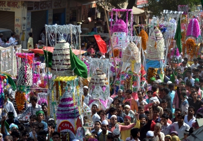 UP bans Moharram processions but allows 'Tazia' | UP bans Moharram processions but allows 'Tazia'