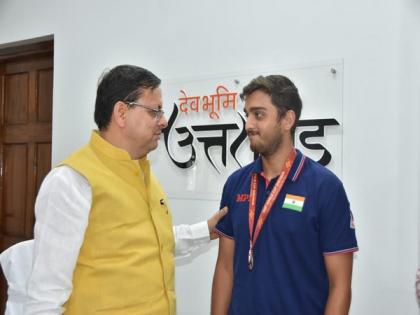 International shooter Shapath Bharadwaj felicitated by Uttarkhand CM Dhami | International shooter Shapath Bharadwaj felicitated by Uttarkhand CM Dhami International shooter Shapath Bharadwaj felicitated by Uttarkhand CM Dhami | International shooter Shapath Bharadwaj felicitated by Uttarkhand CM Dhami
