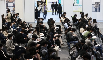 S.Korea adds 707,000 jobs on-year in Sep, largest in 23 years | S.Korea adds 707,000 jobs on-year in Sep, largest in 23 years