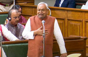 Nitish Kumar claims he made Lalu Yadav CM in 1990 | Nitish Kumar claims he made Lalu Yadav CM in 1990 Nitish Kumar claims he made Lalu Yadav CM in 1990 | Nitish Kumar claims he made Lalu Yadav CM in 1990