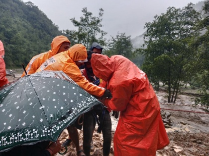 PM speaks to Himachal, Uttarakhand CMs, assures help to combat flood-like situation | PM speaks to Himachal, Uttarakhand CMs, assures help to combat flood-like situation