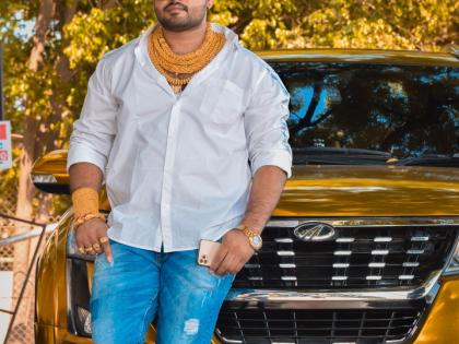 'Fan' deceives Pune's 'Gold Man' over 18 tola gold chain | 'Fan' deceives Pune's 'Gold Man' over 18 tola gold chain 'Fan' deceives Pune's 'Gold Man' over 18 tola gold chain | 'Fan' deceives Pune's 'Gold Man' over 18 tola gold chain
