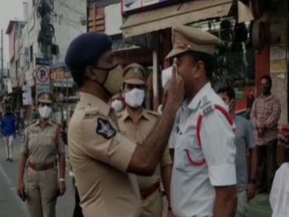COVID-19: Guntur police fines Circle Officer for not wearing mask | COVID-19: Guntur police fines Circle Officer for not wearing mask