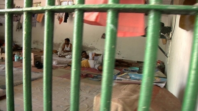 Bengal prison inmates clash, jail official beaten up | Bengal prison inmates clash, jail official beaten up