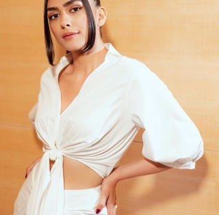 Mrunal Thakur: Want to make sure I get out of my comfort zone | Mrunal Thakur: Want to make sure I get out of my comfort zone