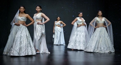Behind the scenes at digital fashion shows | Behind the scenes at digital fashion shows Behind the scenes at digital fashion shows | Behind the scenes at digital fashion shows