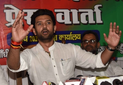 Chirag 'upset' with Manjhi's inclusion in NDA | Chirag 'upset' with Manjhi's inclusion in NDA